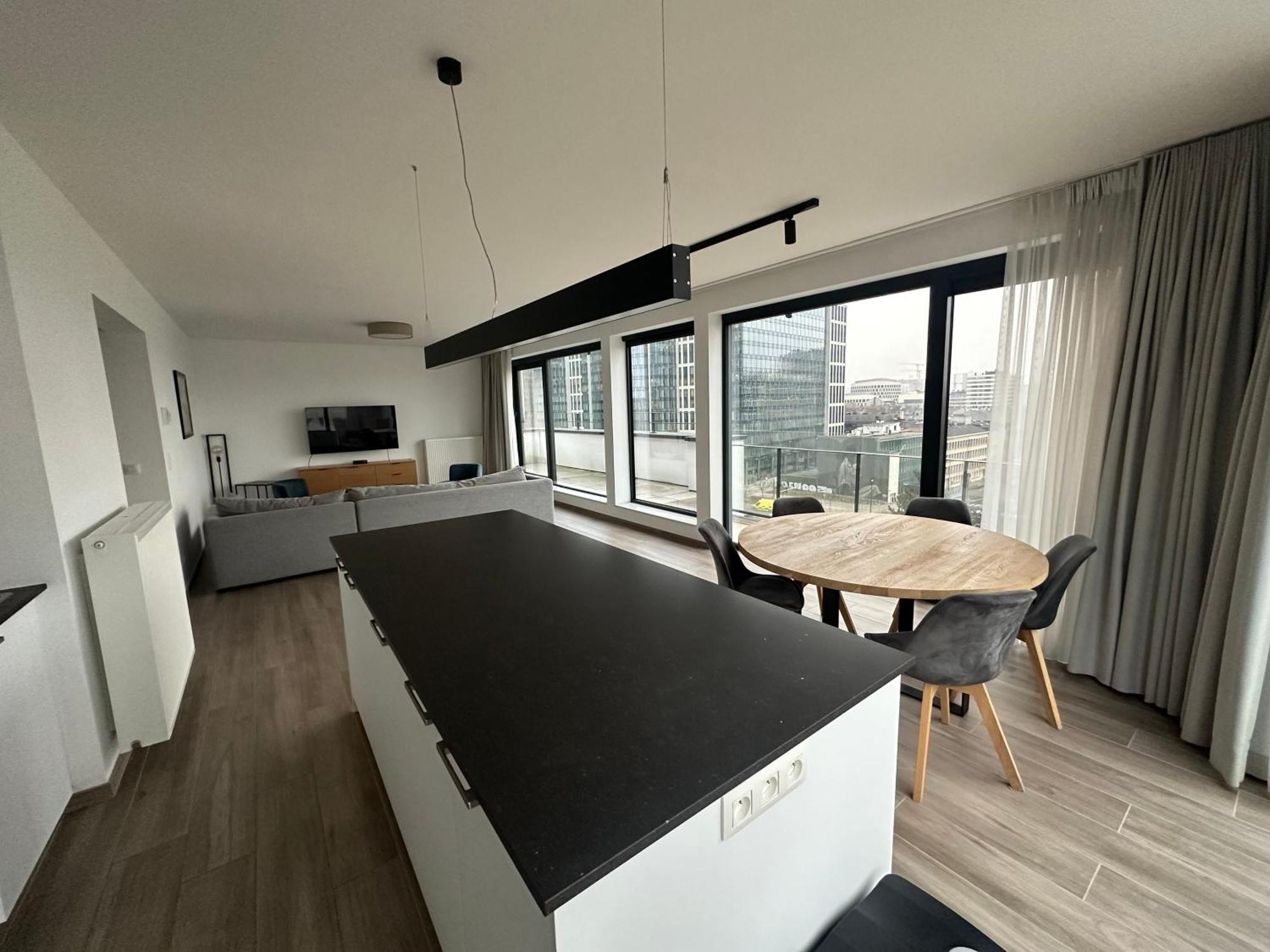 Penthouse In With Stunning View Appartement Bruxelles